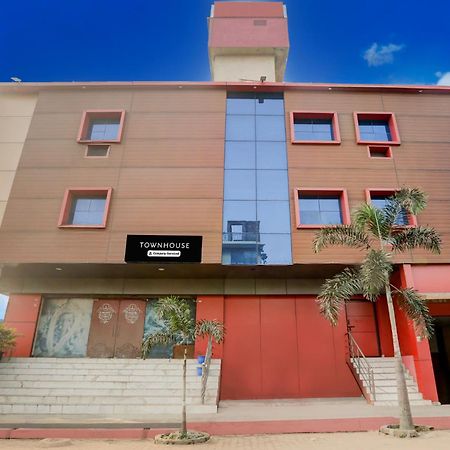 Отель Super Townhouse Gida Near Rto Office Горакхпур Экстерьер фото