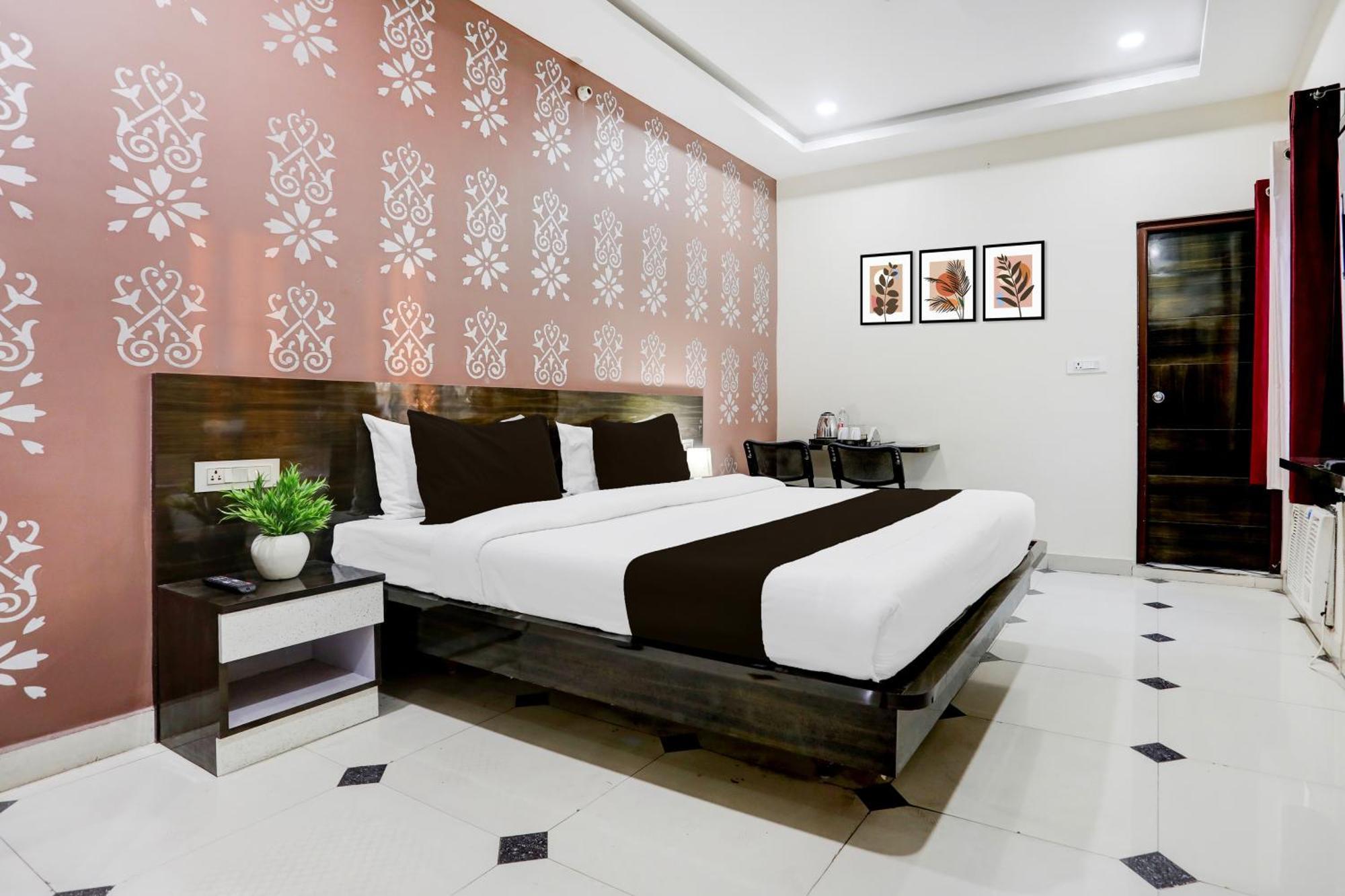Отель Super Townhouse Gida Near Rto Office Горакхпур Экстерьер фото